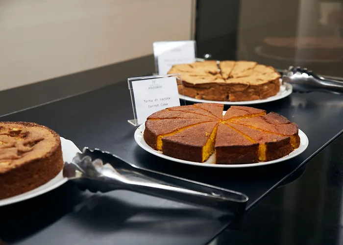 Отель Poledrini